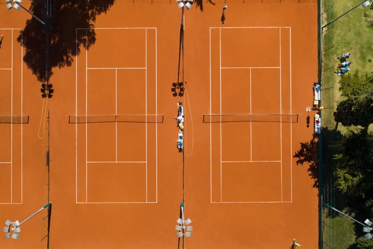 Don Carlos Marbella Ngoại thất bức ảnh Tennis courts at the club